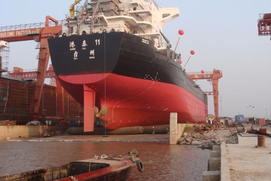 ถุงลมนิรภัยทางทะเลแบบเป่าลมสำหรับเรือเปิดตัวและยก 1.5 * 16M 10 ชั้น