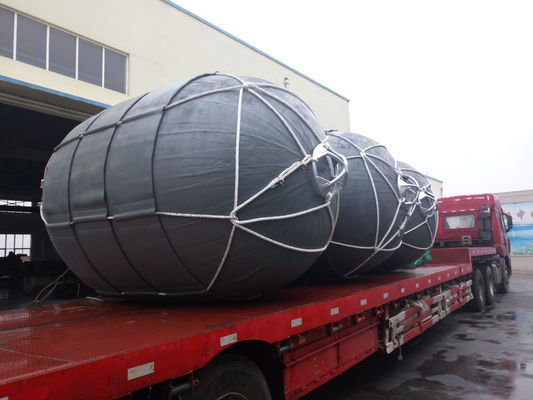 Efektywne amortyzatory pneumatyczne chronią statek