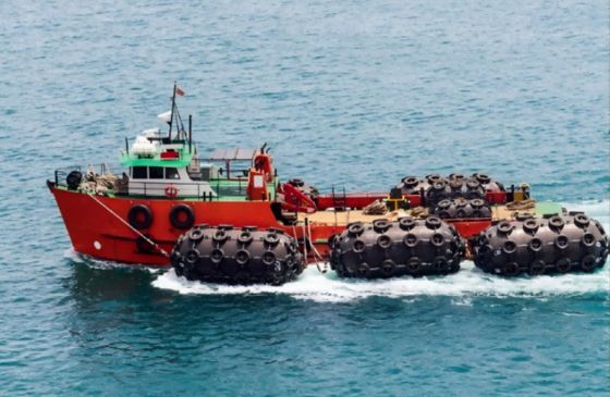 フローティングバージングナイロンラバー空気圧マリンフェンダー