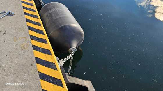 Foam Fender With A Diameter Of 1 M And A Length Of 2 M