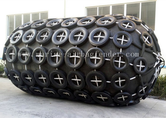 D2.5m x L5.5m Yokohama Pneumatic Fender สำหรับเรือไปยังพอร์ต Berthing
