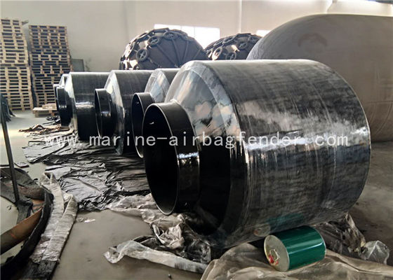 I cuscini ammortizzatori commerciali del crogiolo di ciambella sottomarina dei moli che attraccano rapidamente installano