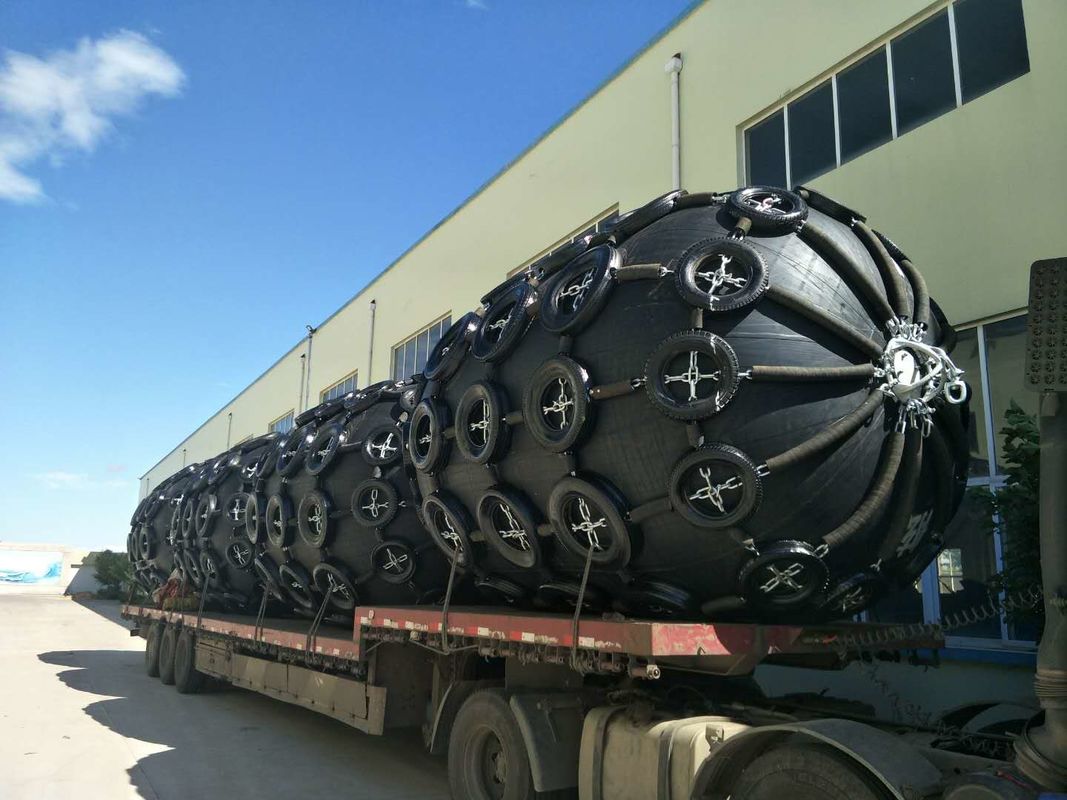 Yokohamatype van het het Stootkussenschip van de Douanegrootte Pneumatisch Rubber het Dokstootkussen 2m*3.5m