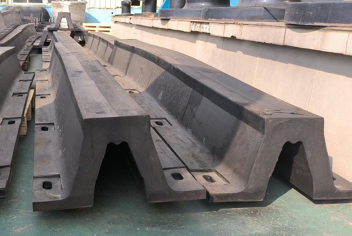 उच्च यातायात वाली बंदरगाह सुविधाओं में प्रभाव ऊर्जा रूपांतरण और जहाजों और बंदरगाहों की सुरक्षा के लिए आर्क फेंडर