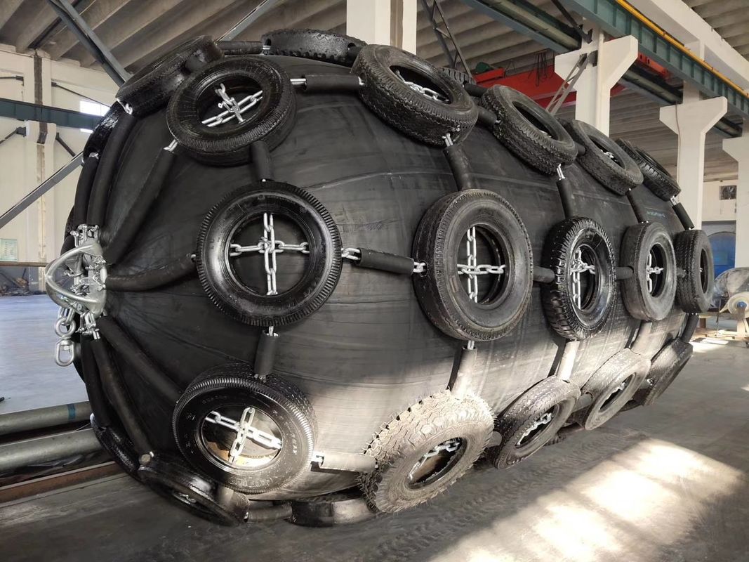 China Best Marine Rubber Pneumatic Fender Luhang Brand Used For Boat Berthing