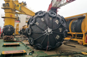 Pneumatic Marine Fender Materials Excellent Cushioning Performance For Ship Marine Structure Protection