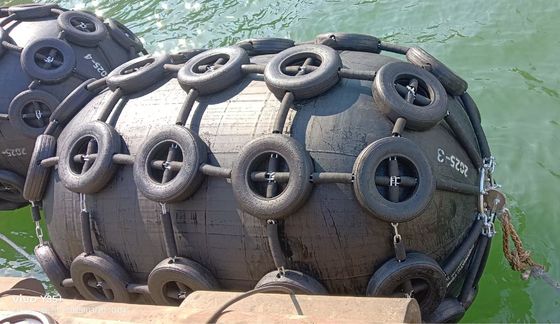 Pneumatic Marine Fender With Harnessing