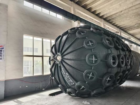 Pneumatic Rubber Fenders Sized At 4.5×7M
